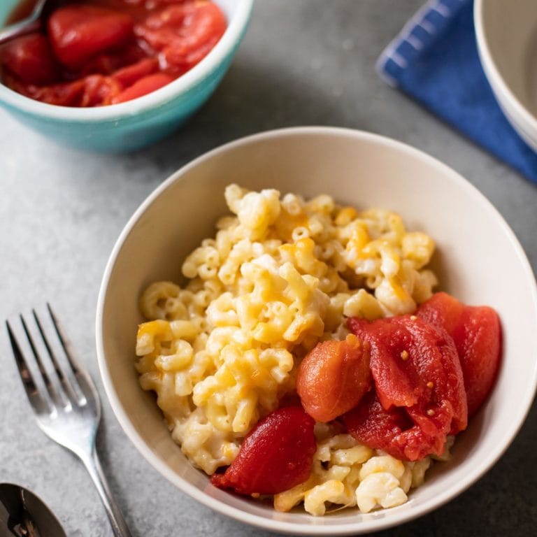 edible MAINE - Retro Mac & Cheese with Stewed Tomatoes